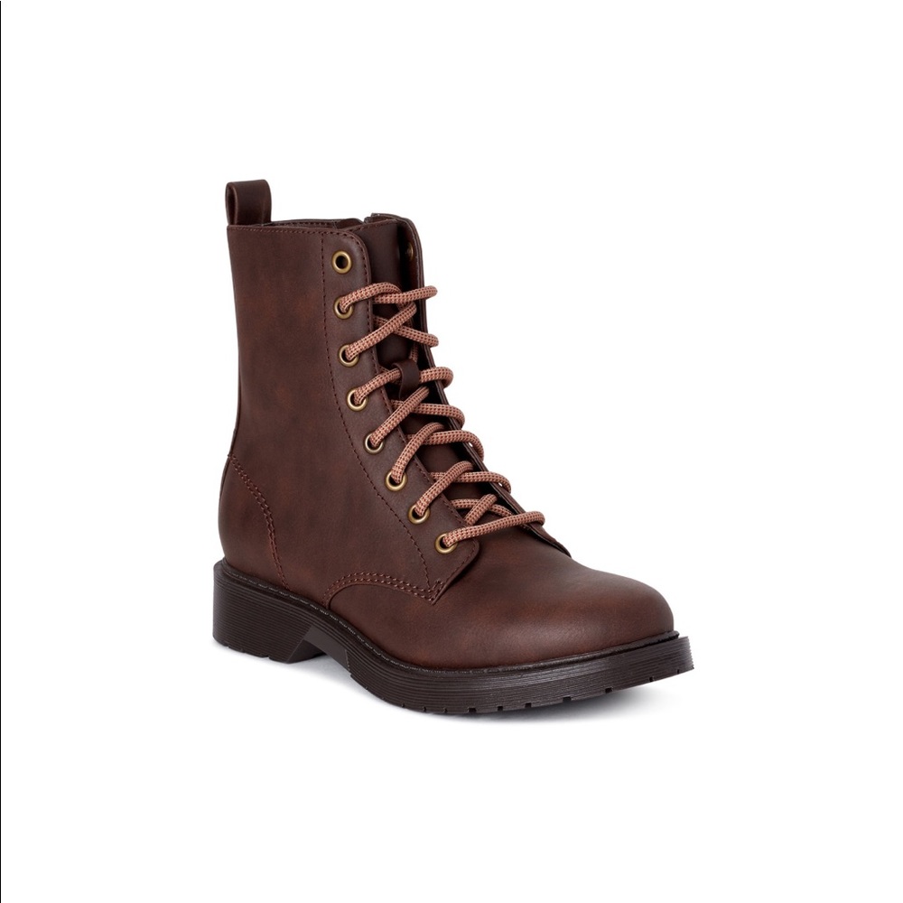 Women's s Lug Boots (Multiple Sizes)